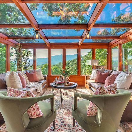 Family Chalet With Sauna, Hottub, Heavenly Views! Mins To Downtown! Gatlinburg Bagian luar foto