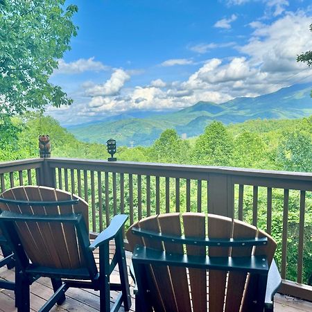Family Chalet With Sauna, Hottub, Heavenly Views! Mins To Downtown! Gatlinburg Bagian luar foto