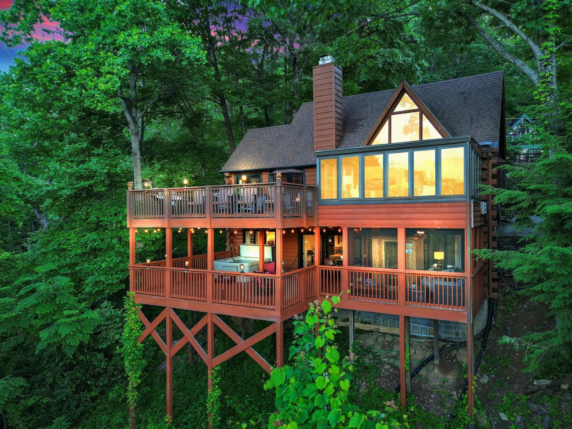 Family Chalet With Sauna, Hottub, Heavenly Views! Mins To Downtown! Gatlinburg Bagian luar foto