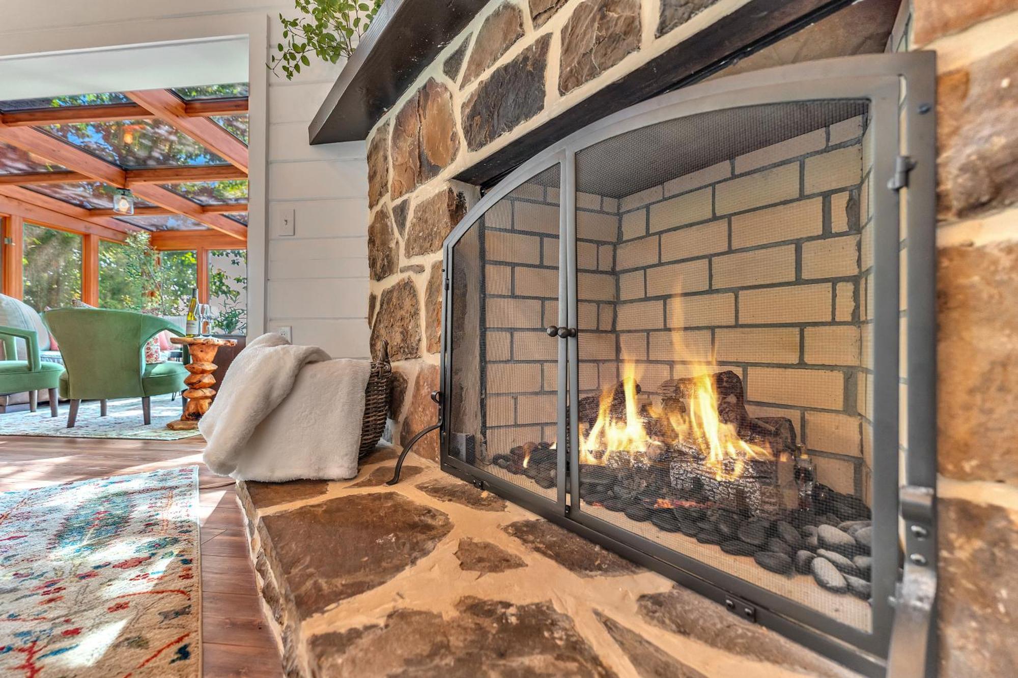 Family Chalet With Sauna, Hottub, Heavenly Views! Mins To Downtown! Gatlinburg Bagian luar foto