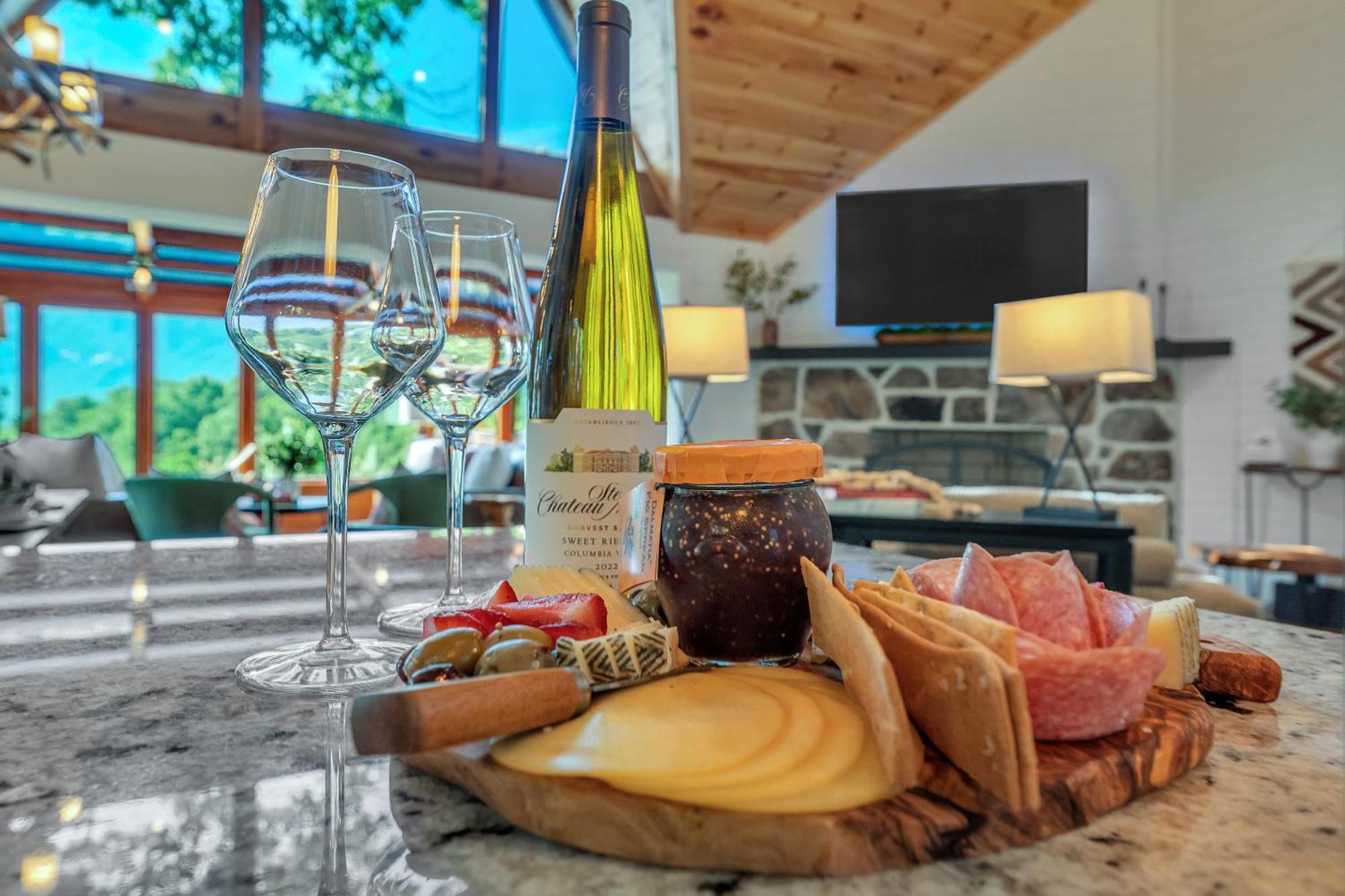 Family Chalet With Sauna, Hottub, Heavenly Views! Mins To Downtown! Gatlinburg Bagian luar foto