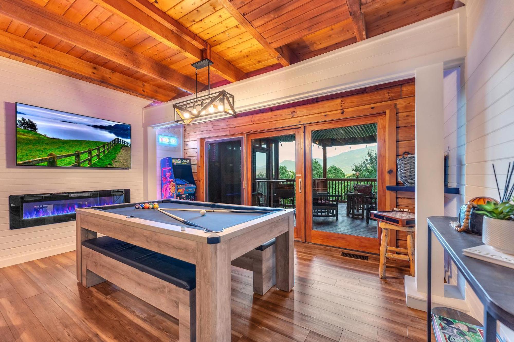Family Chalet With Sauna, Hottub, Heavenly Views! Mins To Downtown! Gatlinburg Bagian luar foto