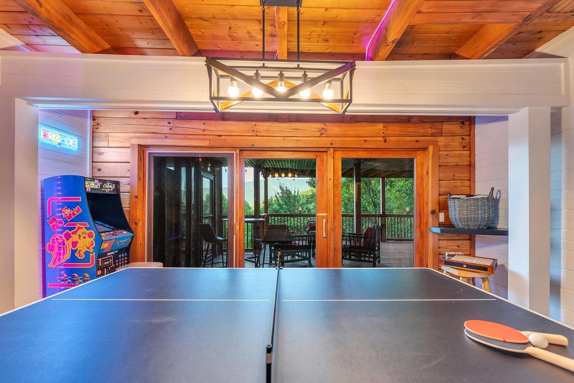 Family Chalet With Sauna, Hottub, Heavenly Views! Mins To Downtown! Gatlinburg Bagian luar foto