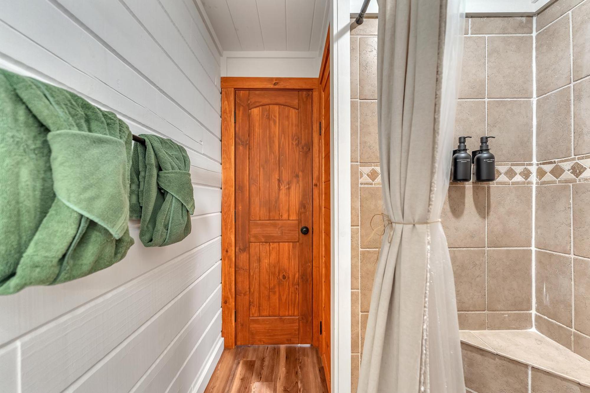 Family Chalet With Sauna, Hottub, Heavenly Views! Mins To Downtown! Gatlinburg Bagian luar foto