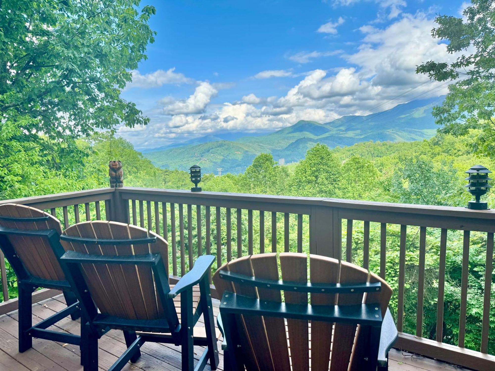 Family Chalet With Sauna, Hottub, Heavenly Views! Mins To Downtown! Gatlinburg Bagian luar foto